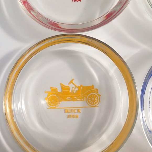 Antique Automobiles - Set of Four Ashtrays - Picture 4 of 5